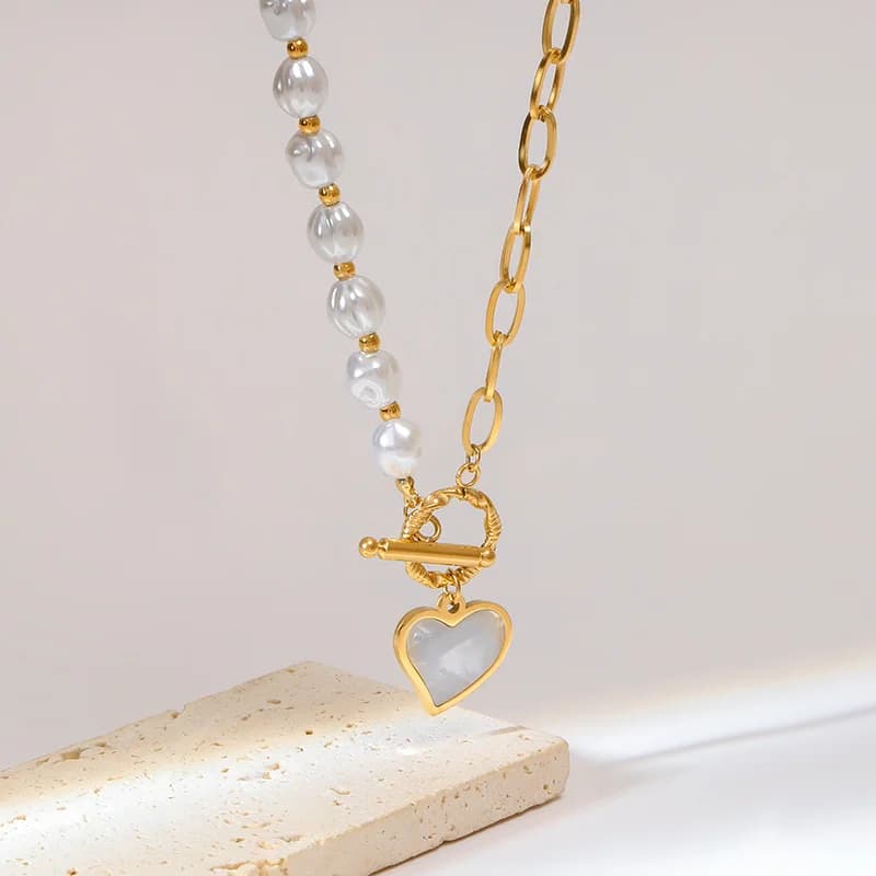 Collana con pendente cuore e perla