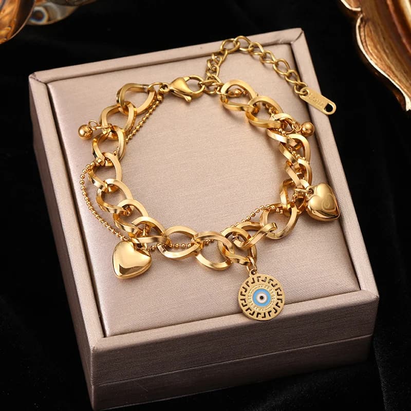 Bracciale a Maglie Multistrato con Ciondoli Color Oro