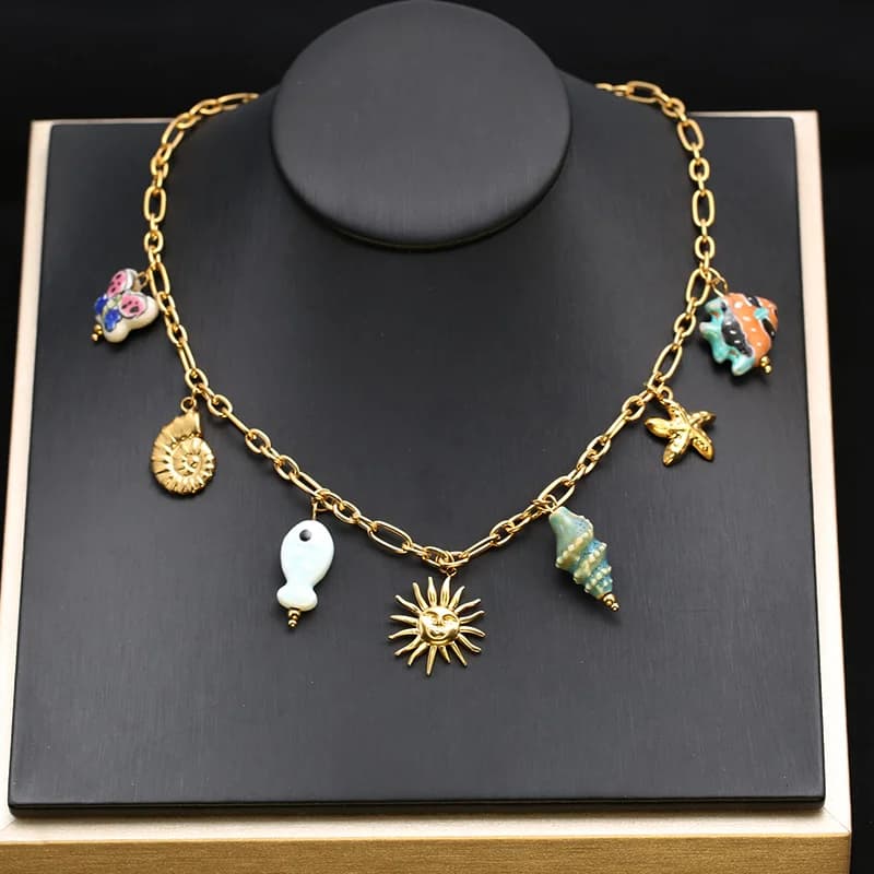 Collana a goccia con perla e celadon in acciaio inox 316L color oro