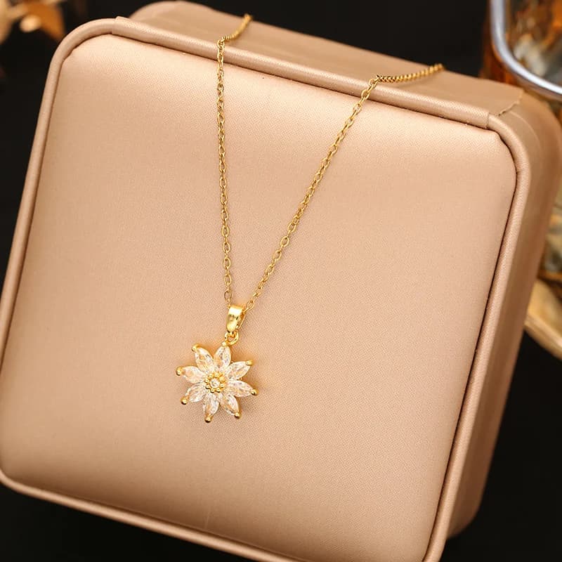 Collana a Catena Multistrato con Zirconi Cubici