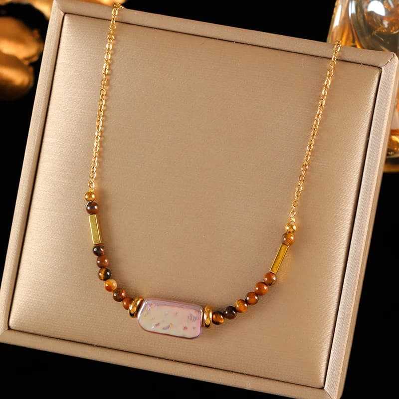 Collana con ciondolo a cuore creativo