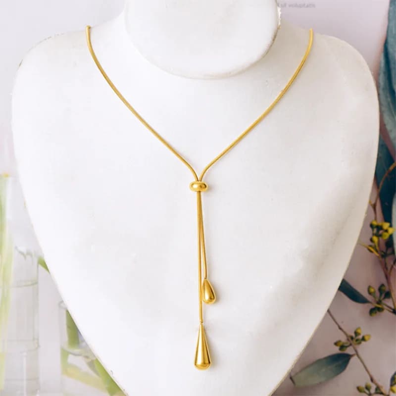 Collana con Pendente Goccia e Nappe, Colore Oro