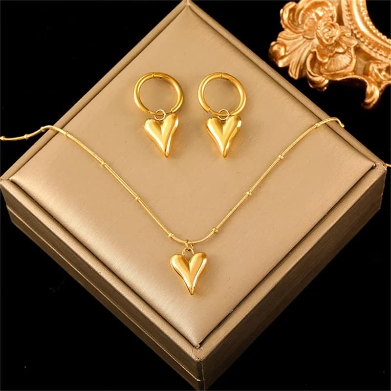 Set Collana e Orecchini a Cuore con Perle