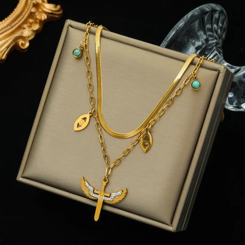 Collana Multistrato con Pendente Geometrico Moneta Pietra