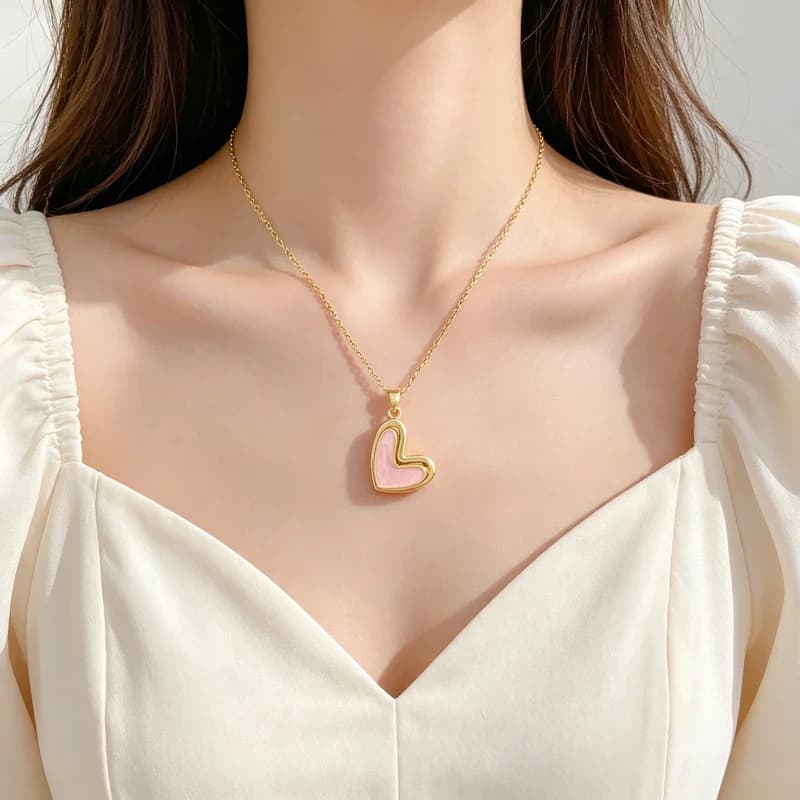 Collana con pendente cuore rosa amore