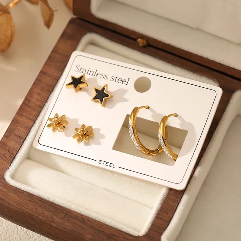 Set di Orecchini a Lobo e Cerchio con Stella e Fiore (3 Coppie)