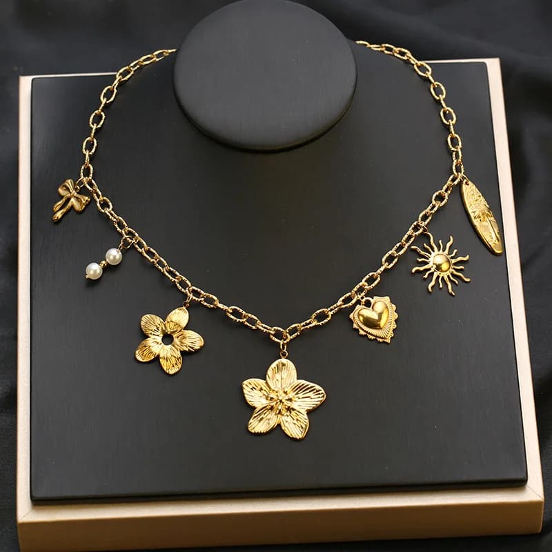 Collana con Pendente Fiore Color Oro