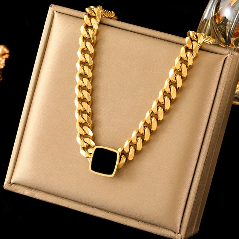 Collana Catena Spessa con Pendente Pietra Geometrica