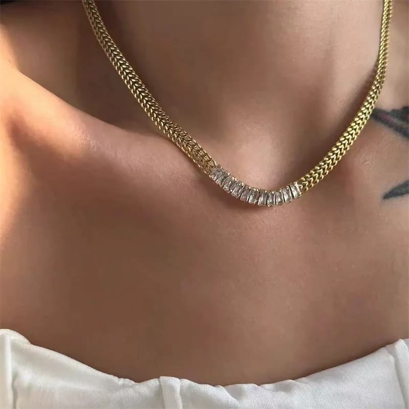 Collana Chunky con Ciondolo Metallico, Placcato Oro