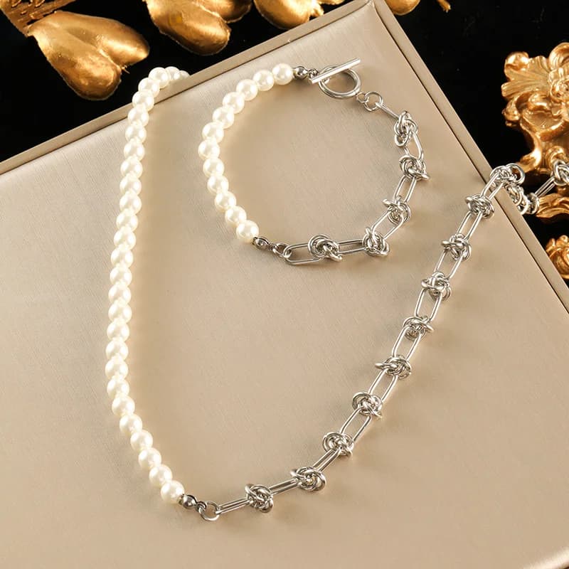 Set collana e bracciale con catena e perle sintetiche