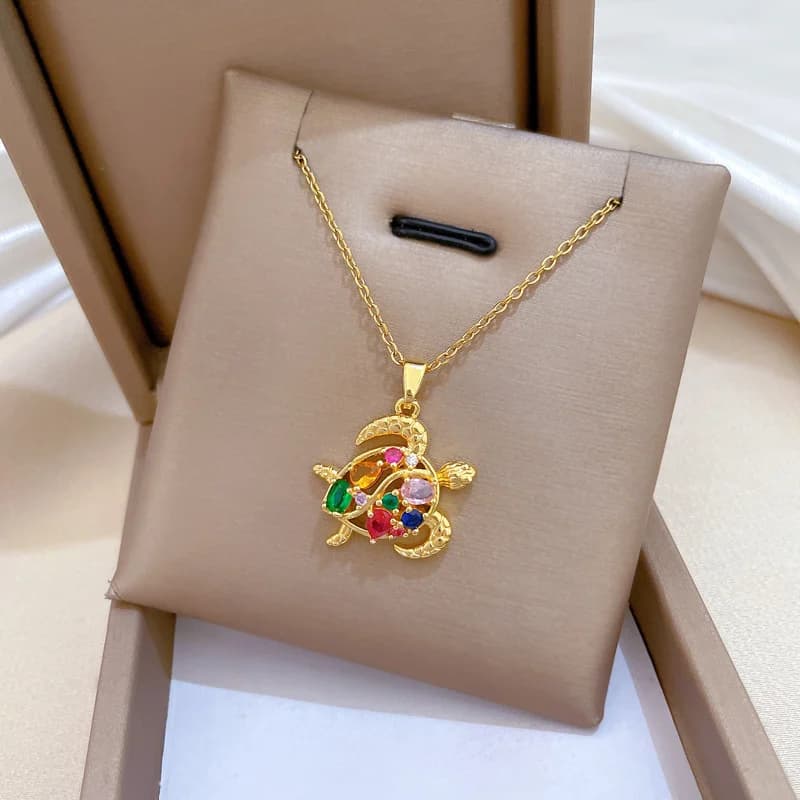 Collana con pendente fiore blu