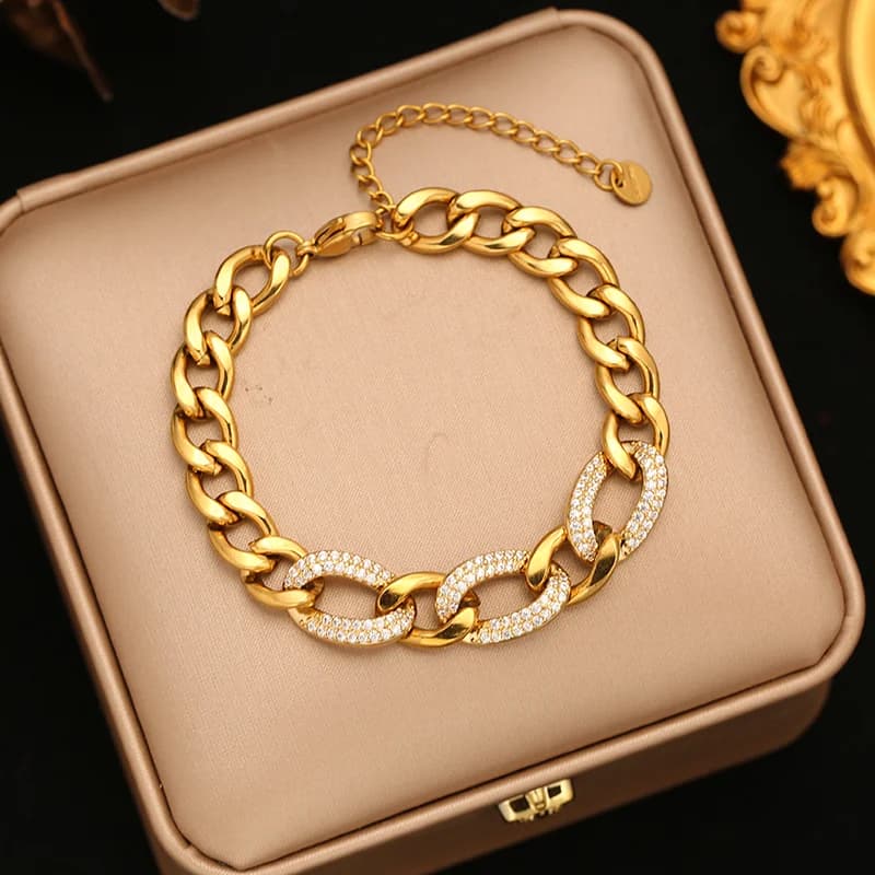 Bracciale Bangle Dorato con Ritratto Rotondo
