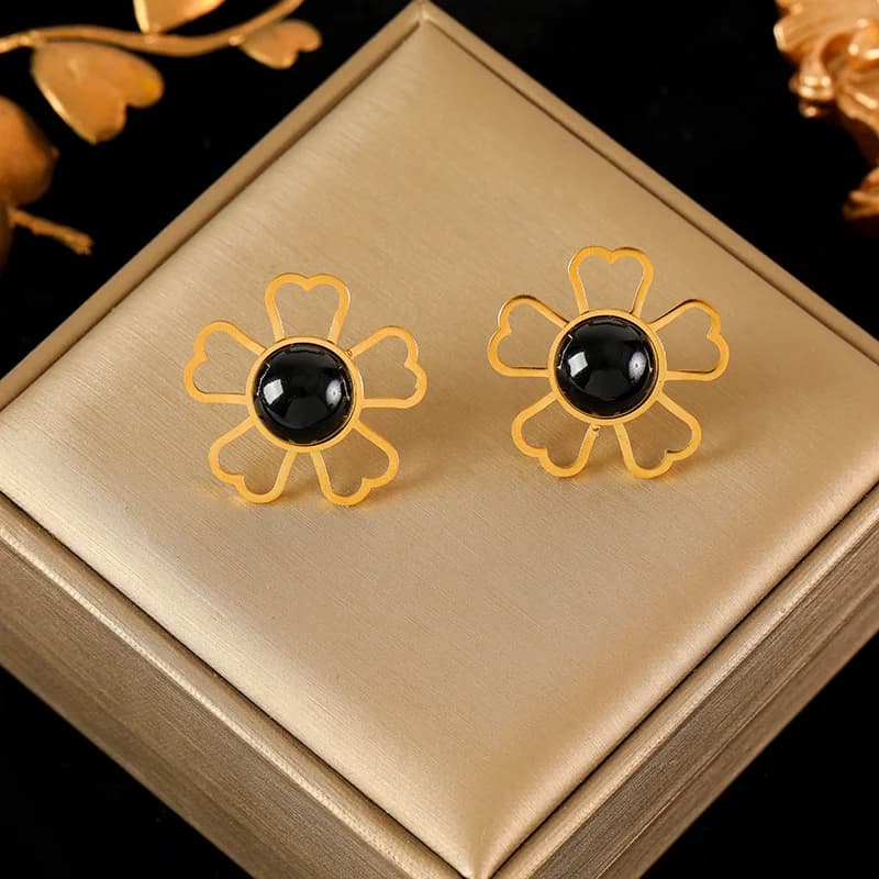 Set Collana e Orecchini con Fiore in Pietra Nera