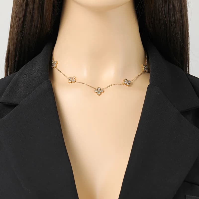 Set Collana, Orecchini e Bracciale Fiori Zirconia