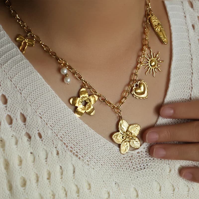 Collana con Pendente Fiore Color Oro