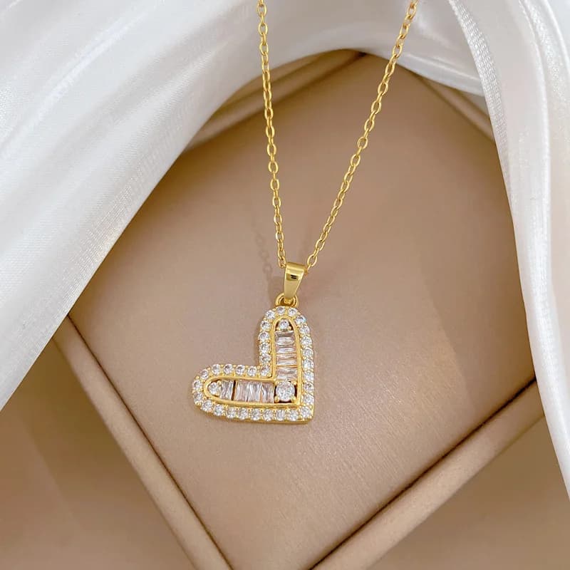 Collana con Ciondolo Cuore Renne con Zirconi