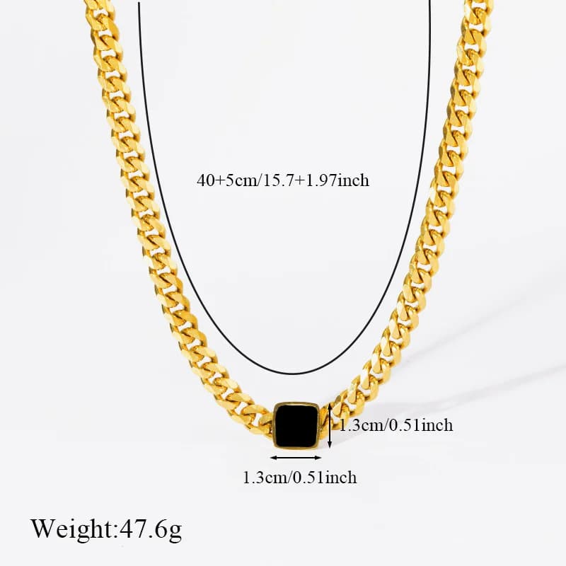 Collana con Pietra Nera Quadrata Color Oro