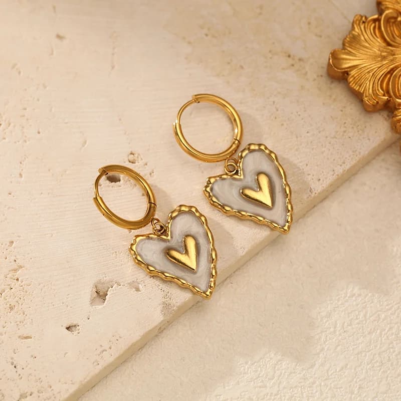 Orecchini pendenti a cuore irregolare