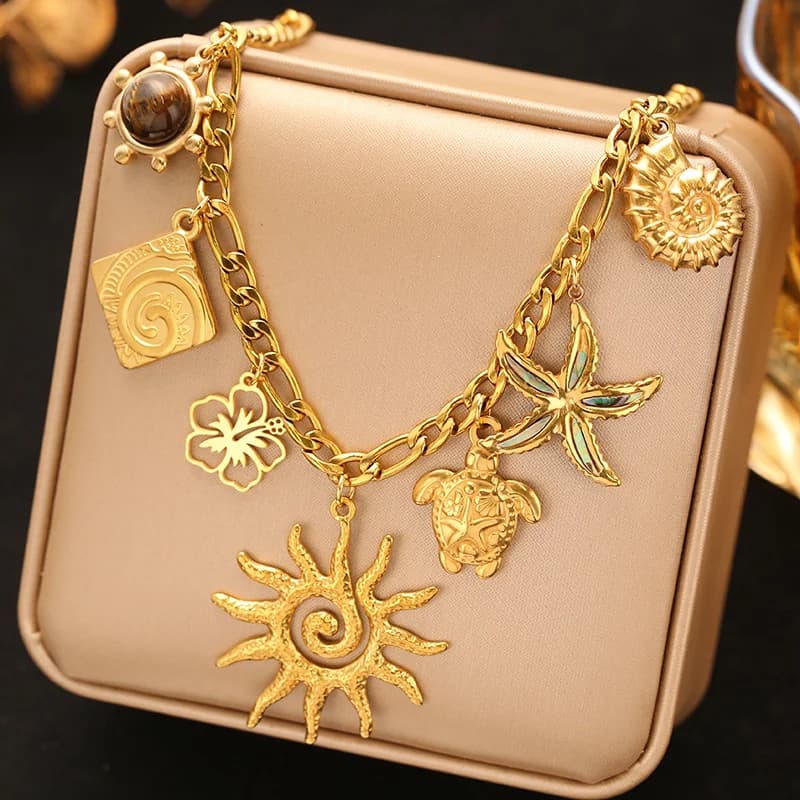 Collana con Pendente e Ciondoli Multipli, PVD Oro 18K