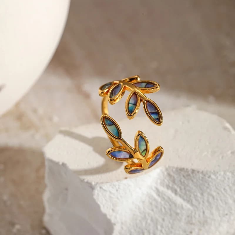 Anello Aperto Regolabile con Foglia Smaltata
