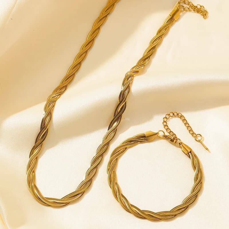 Set Collana e Bracciale con Catena Intrecciata a Croce