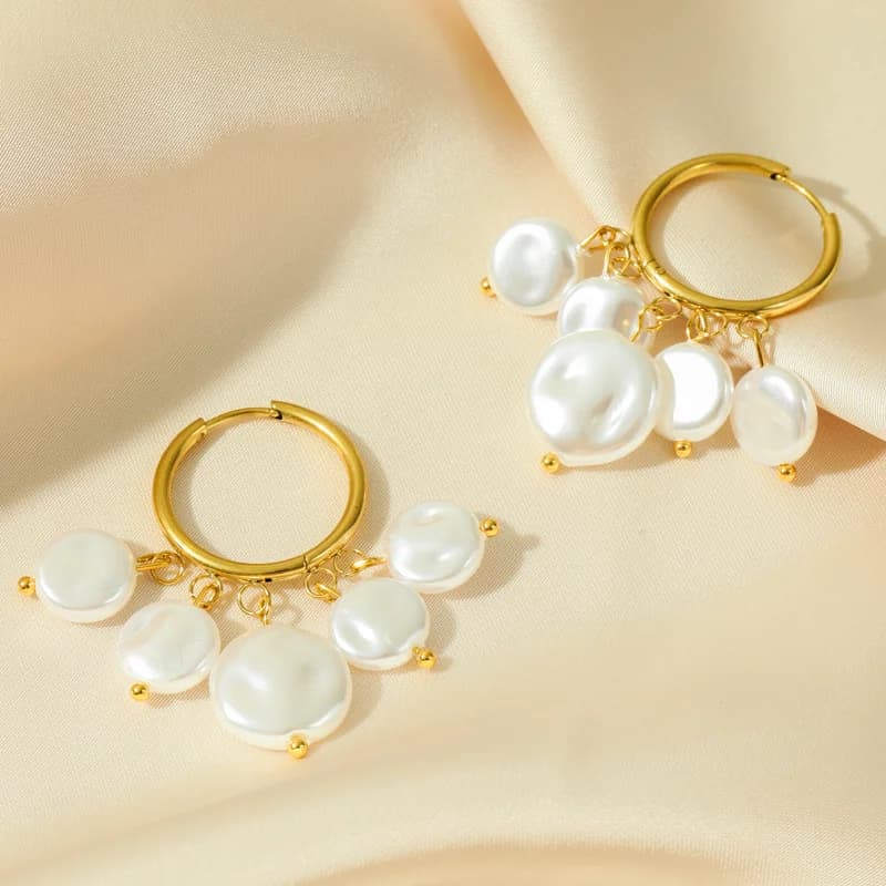 Orecchini a Cerchio con Perla Dorata
