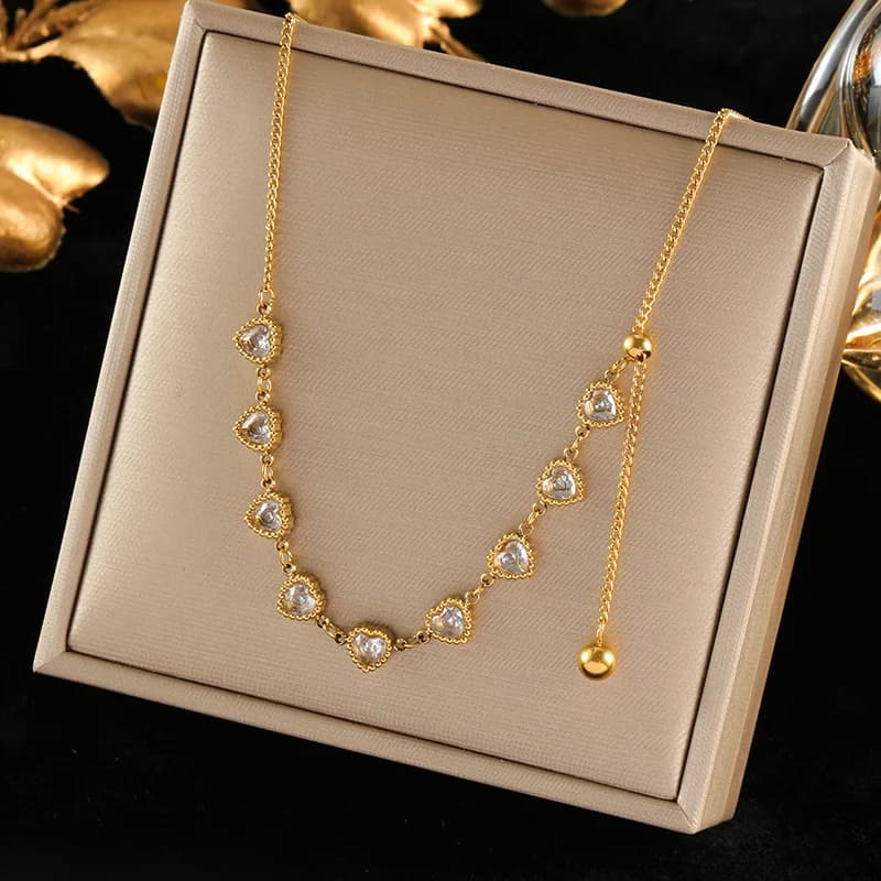 Collana con ciondolo a cuore creativo