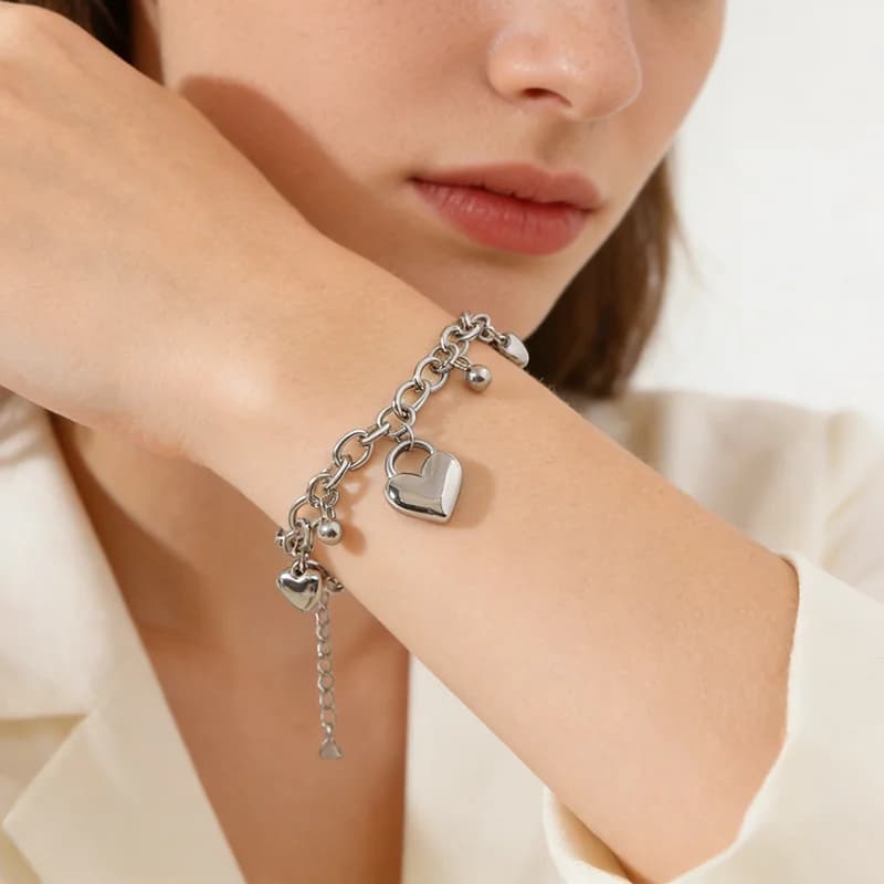 Bangle con Perline a Cuore Color Argento