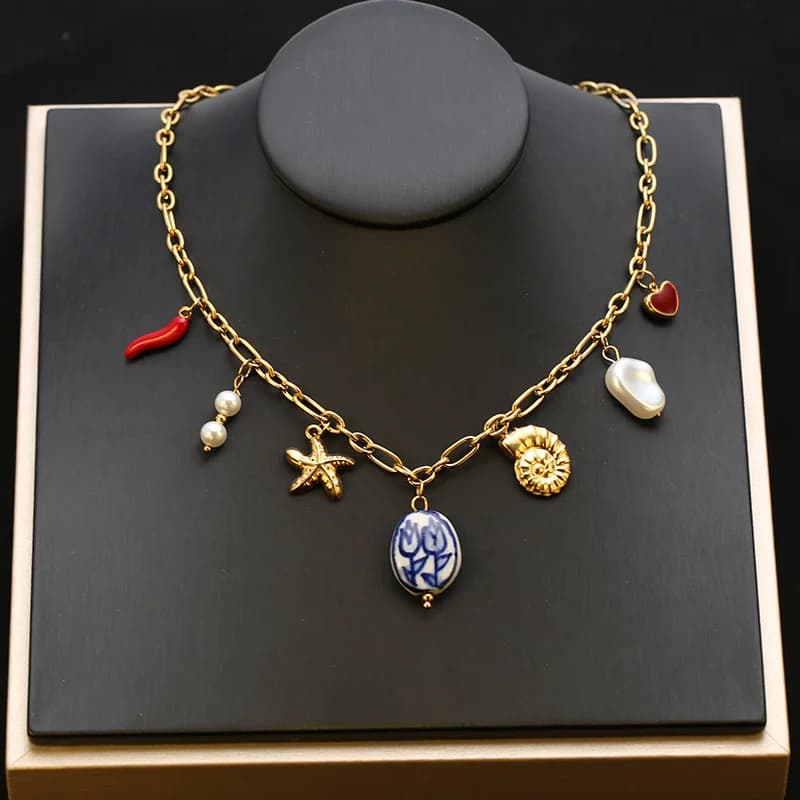 Collana a goccia con perla e celadon in acciaio inox 316L color oro