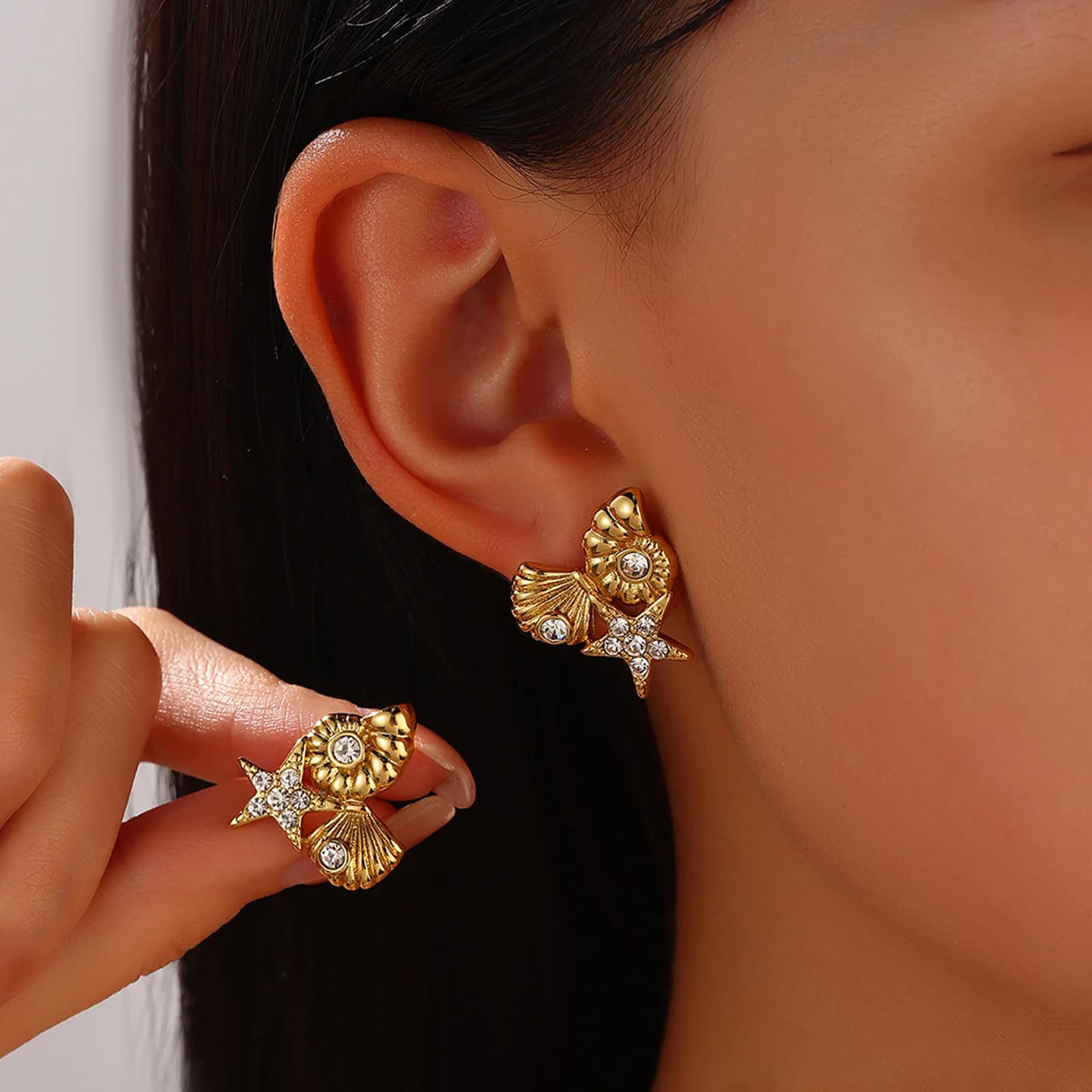 Orecchini Stud Pendente Conchiglia Perla, Placcati Oro 18K