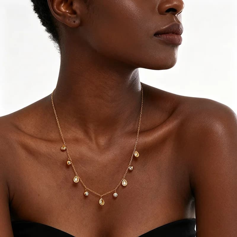 Collana con Pendente a Goccia d'Acqua in Zircone, Placcato Oro