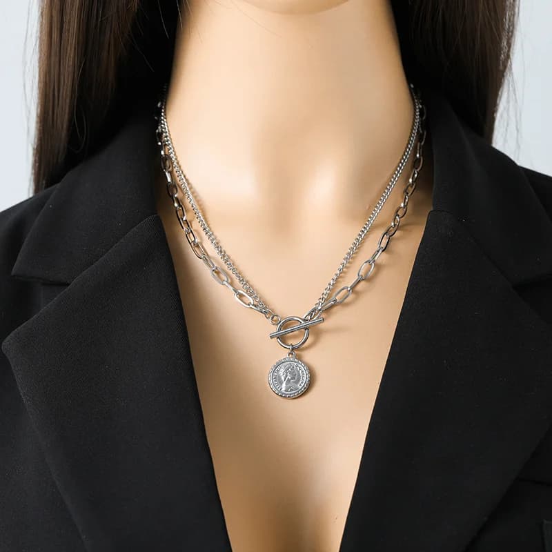 Collana con Ciondolo Medaglione Ritratto, Tono Argento
