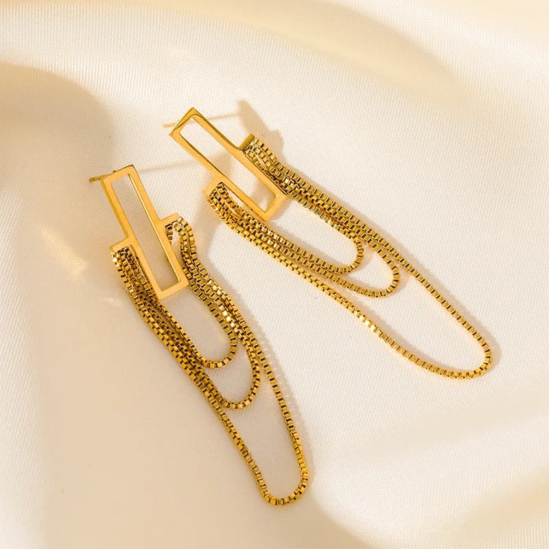 Orecchini Pendenti con Nappine Color Oro