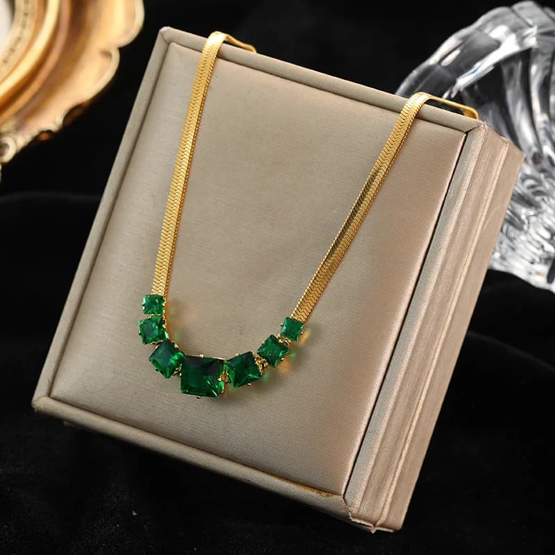 Collana choker in acciaio inox 316L con zirconi verdi