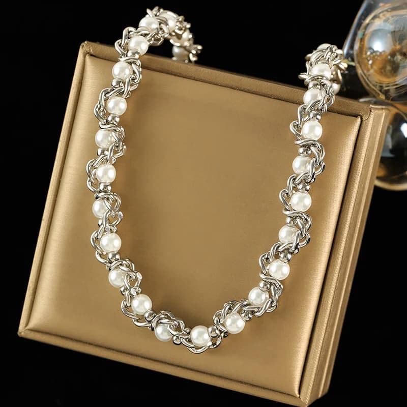 Collana con Pendente Serpente e Zirconi, Colore Argento