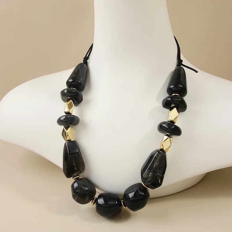 Collana Choker Boho in Resina Nera