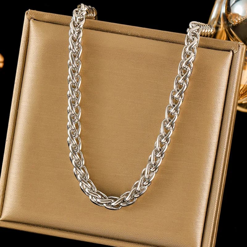 Collana girocollo in acciaio inox 316L con catena piatta tipo snake bone