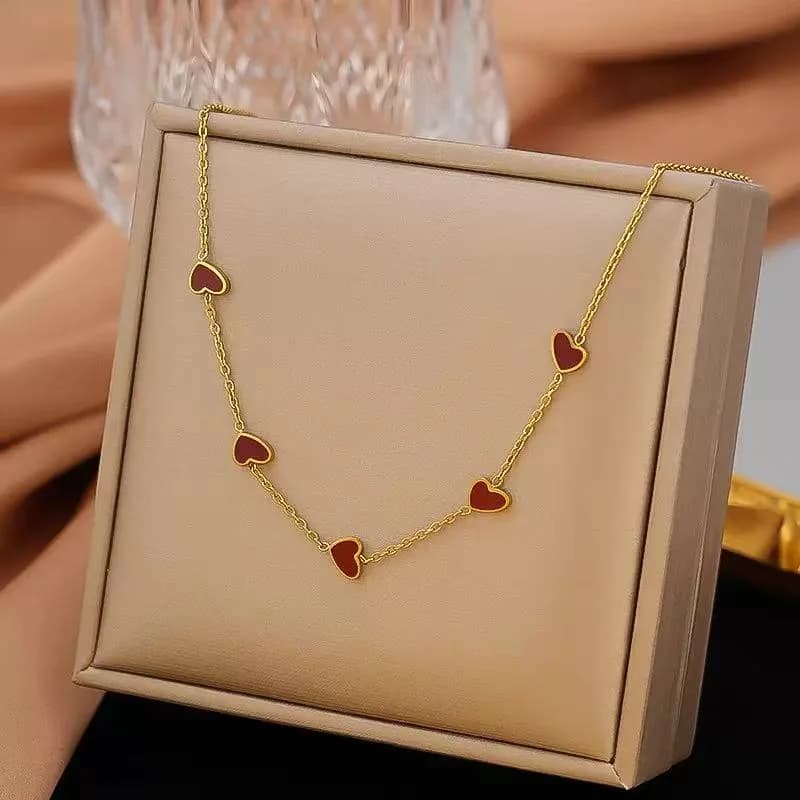 Collana con ciondolo a cuore creativo