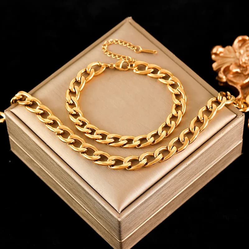 Set collana e bracciale a catena placcato oro 18K