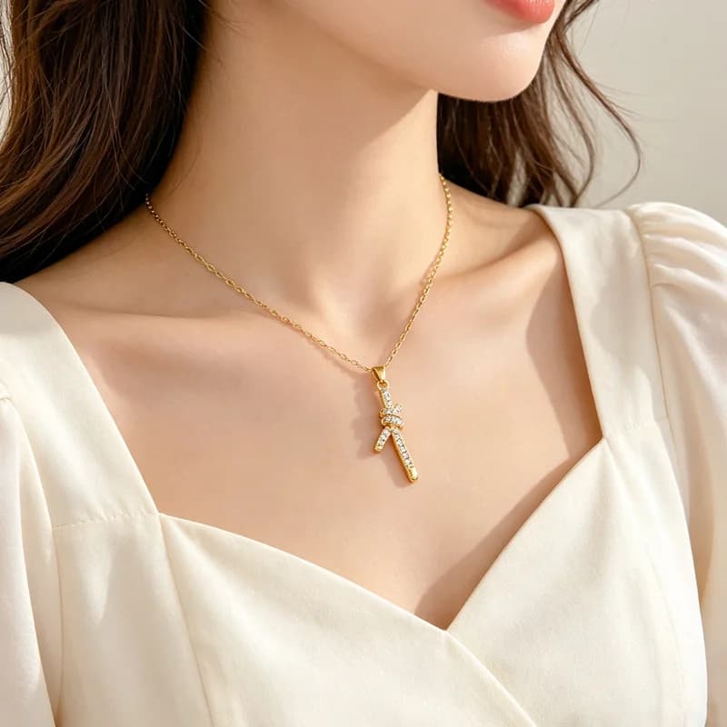 Collana con Ciondolo Fiocco in Zirconia
