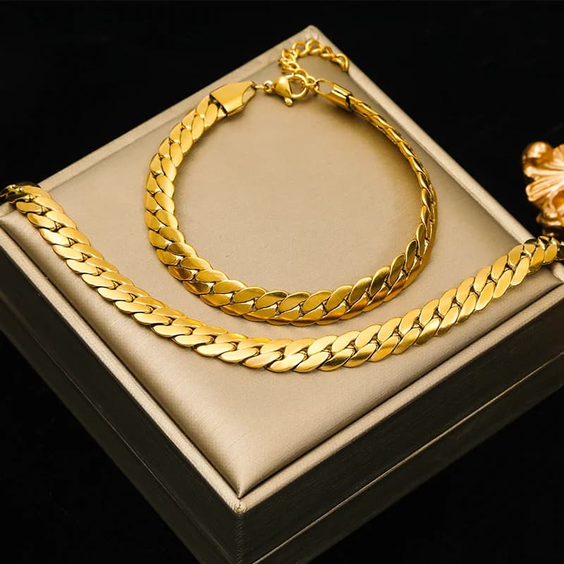 Set Collana e Bracciale con Catena Piatto Larga Dorata