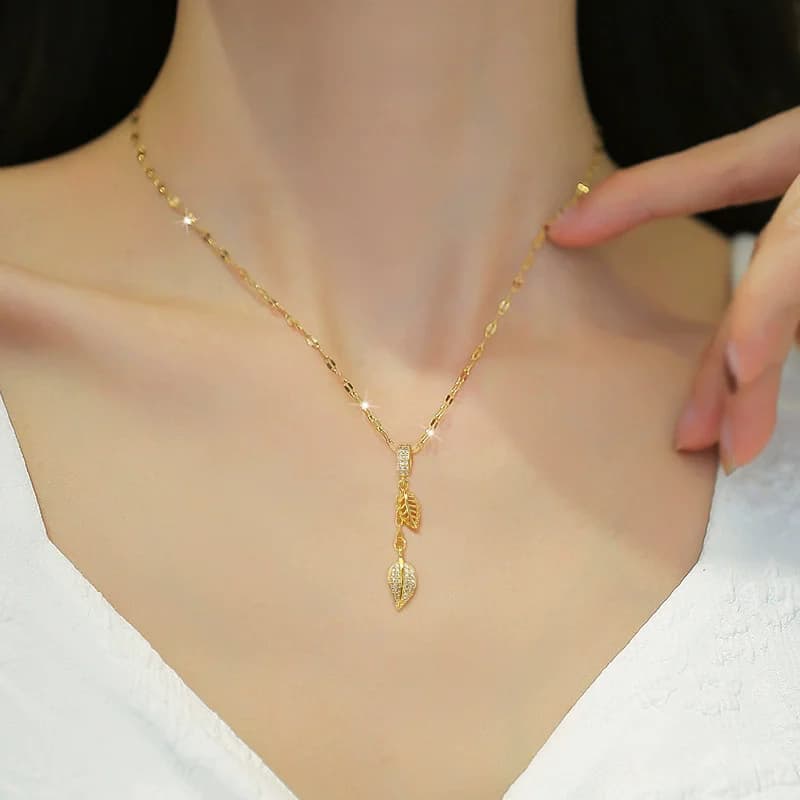 Collana con pendente a foglia in zirconia e acciaio inox 316L