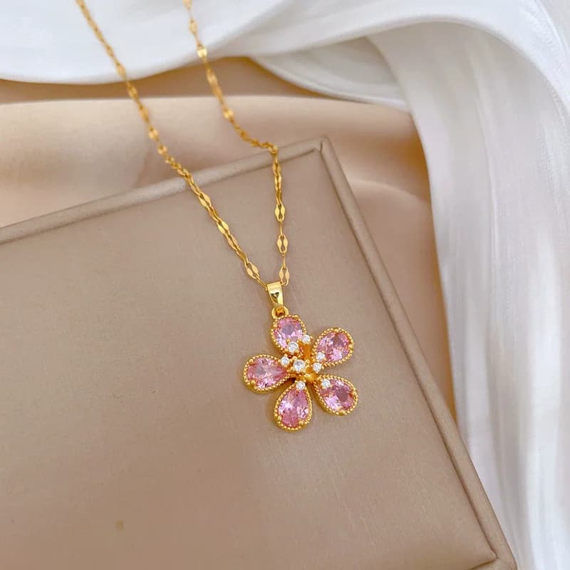 Collana con Ciondolo Cuore Renne con Zirconi